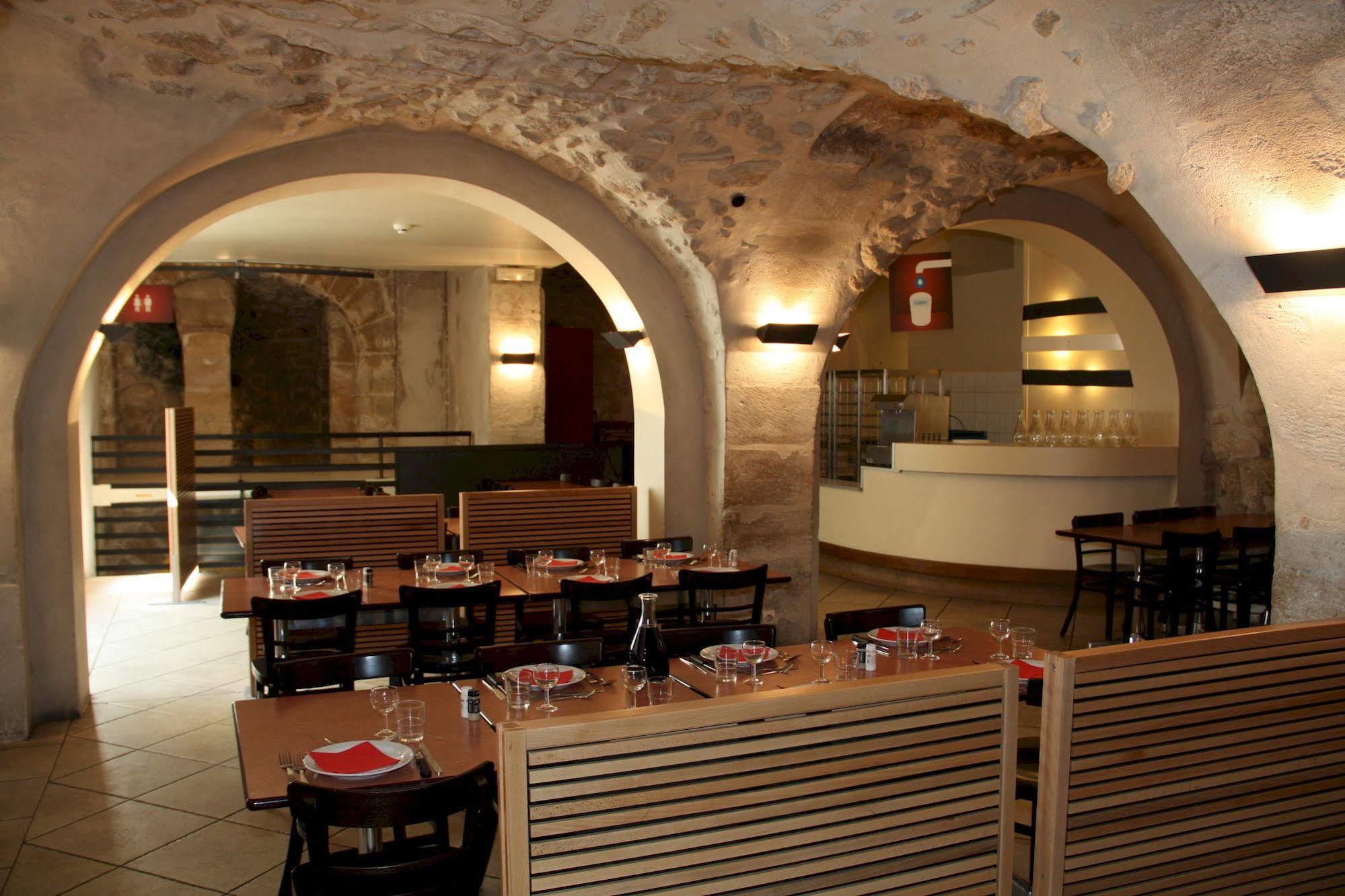 Mije Marais Hostel Paris Luaran gambar Interior of the restaurant