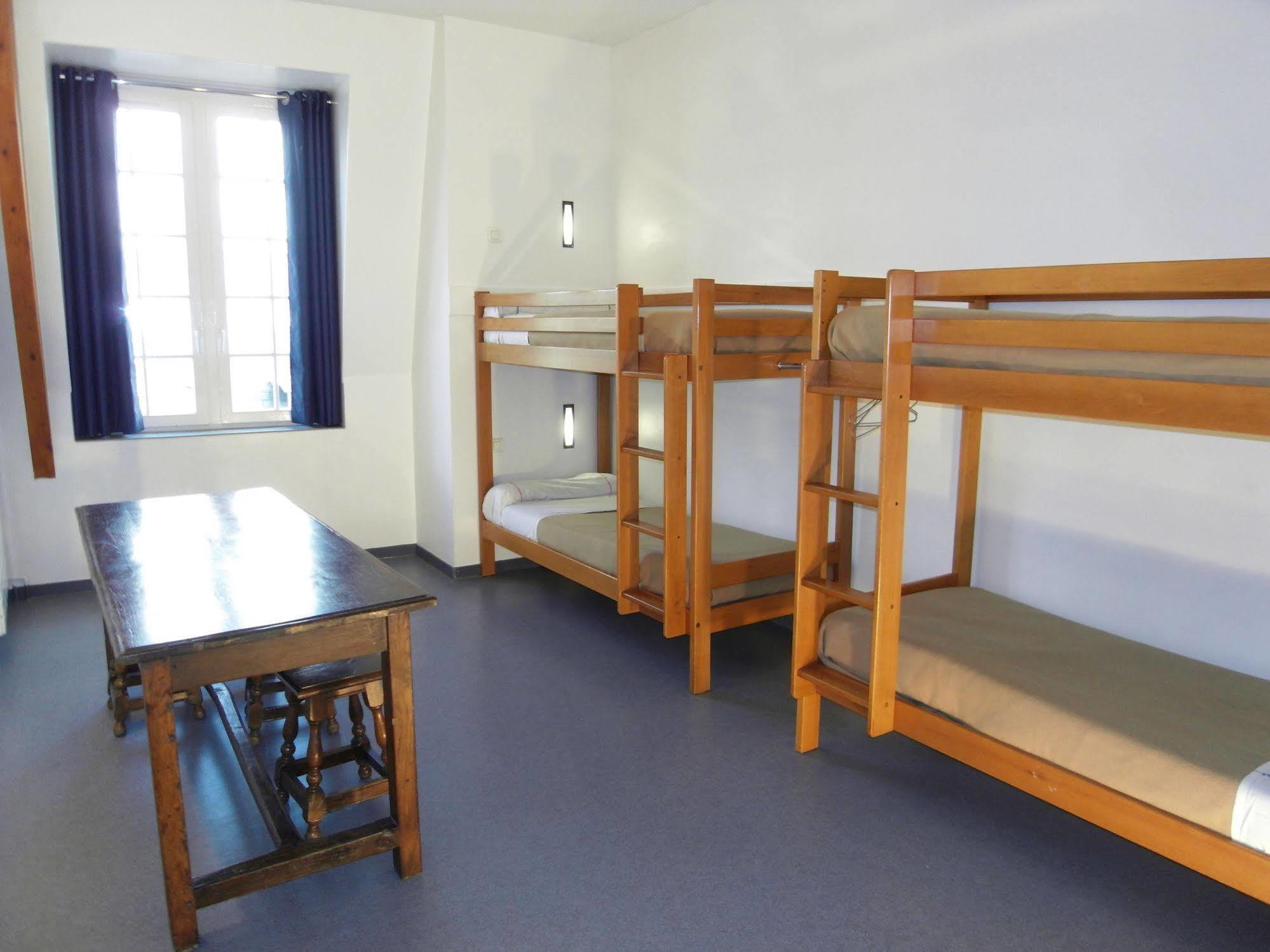 Mije Marais Hostel Paris Luaran gambar A typical bunk room at a youth hostel