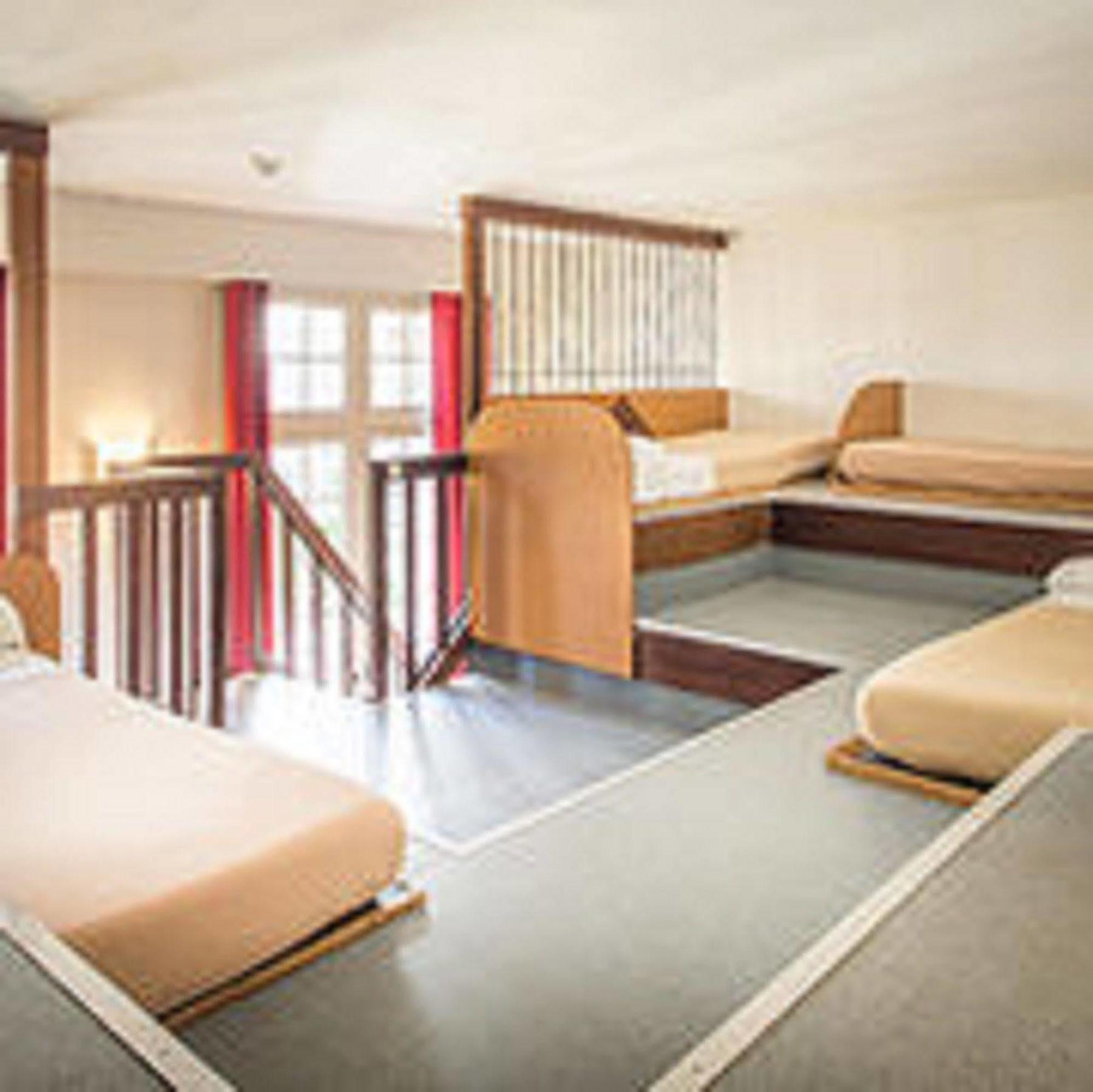 Mije Marais Hostel Paris Luaran gambar A typical bedroom at the school