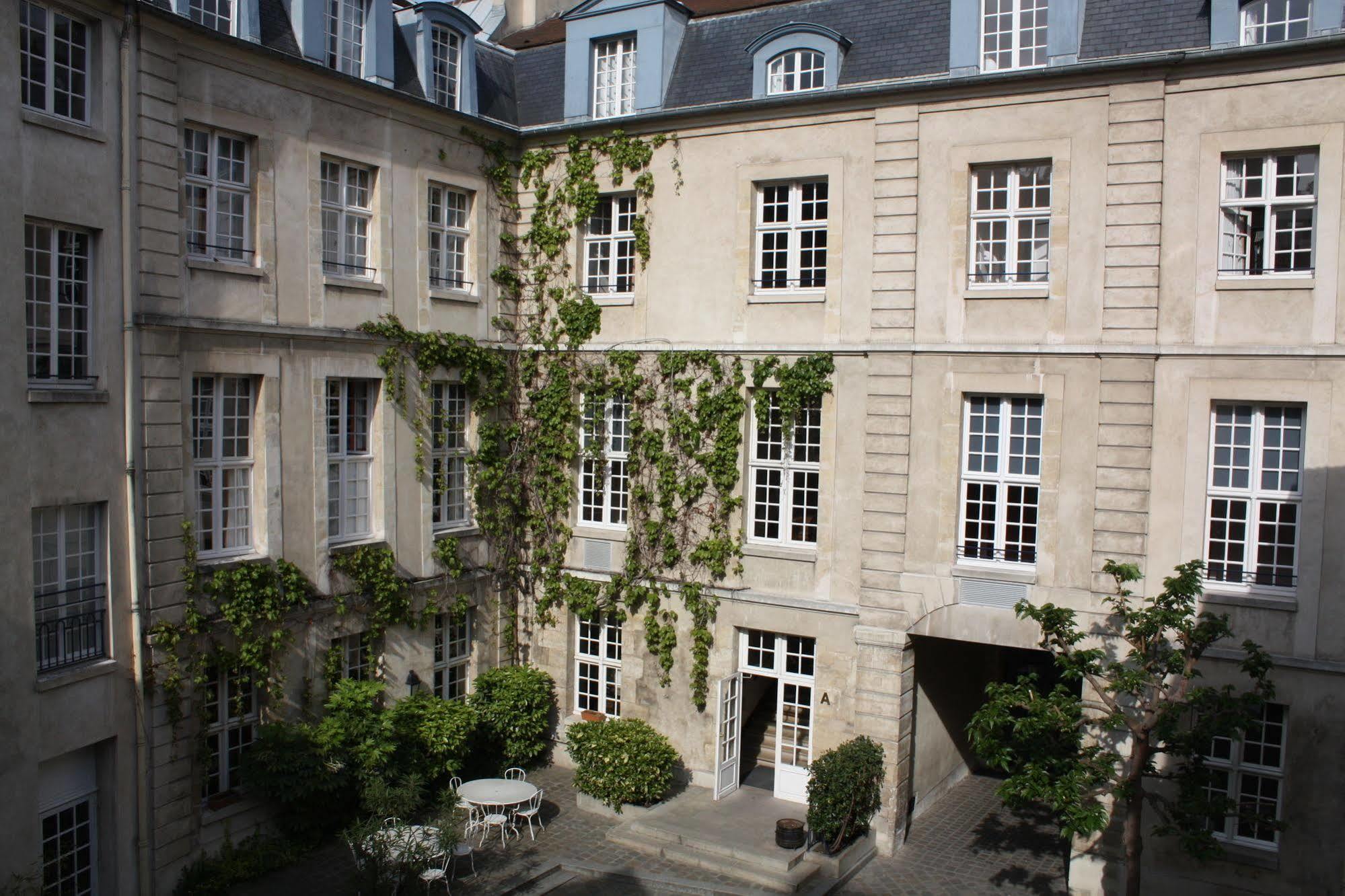 Mije Marais Hostel Paris Luaran gambar Hôtel de Matignon, the seat of the French Ministry of the Interior