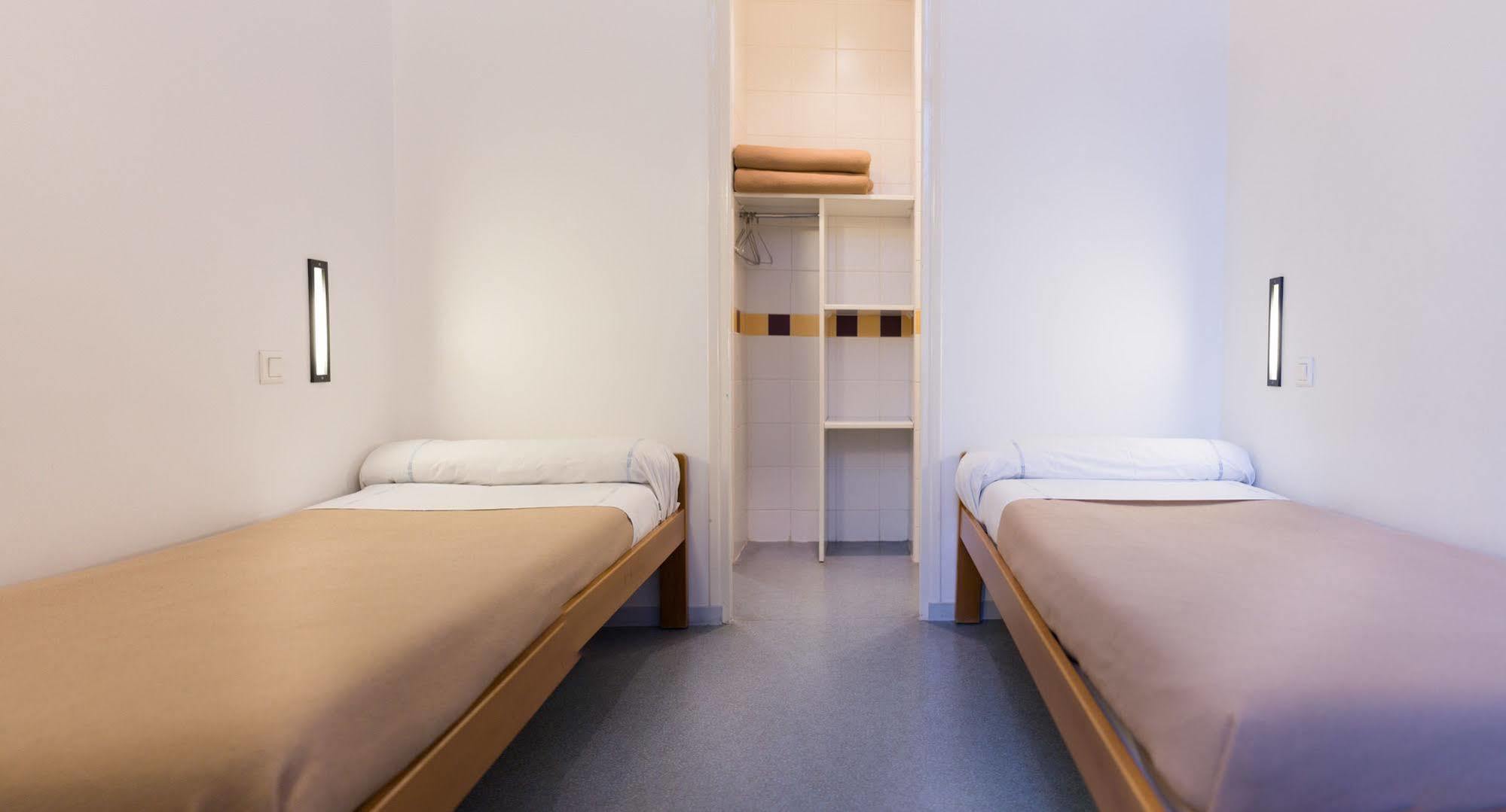 Mije Marais Hostel Paris Luaran gambar A typical room at the hostel